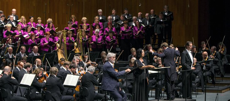 création mondiale d’Halleluja–Oratorium balbulum d'Eötvös, à Salzbourg