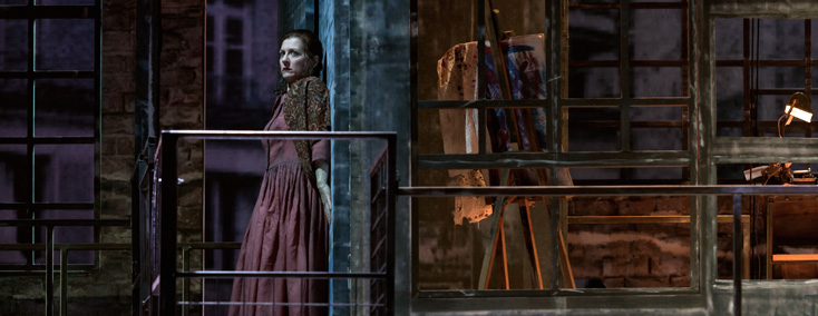 Patrizia Ciofi chante Mimi dans La bohème (Puccini) à l'Opéra royal de Wallonie