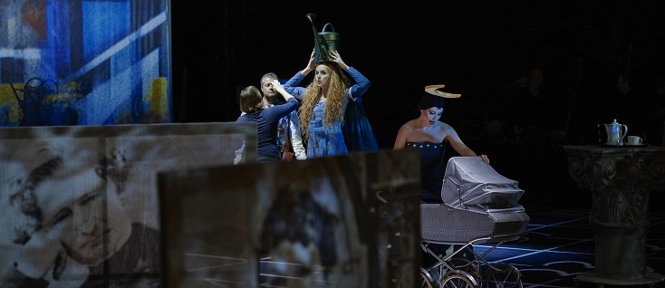 Isabel Ostermann met en scène Europeras 1&2 de John Cage au théâtre de Brunswick