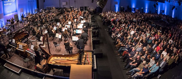 Ilan Volkov dirige le SWR Sinfonieorchester aux Donaueschinger Musiktage 2017