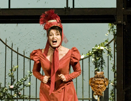 Anna Caterina Antonacci est Alice Ford du Falstaff de Verdi