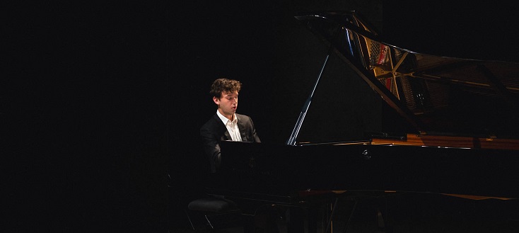 Le jeune (vingt-six ans) Rodolphe Menguy joue Ferenc Liszt au FIP 2023