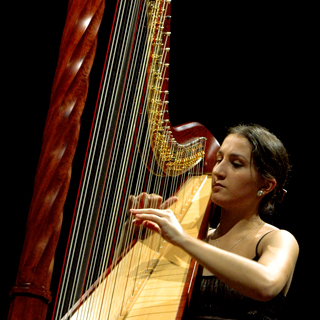 la harpiste russe Varvara Ivanova aux Journées de la harpe en Arles, 2006