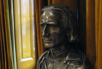 Ferenc Liszt sculpté par Kluger, bronze visible au Musée Liszt de Budapest