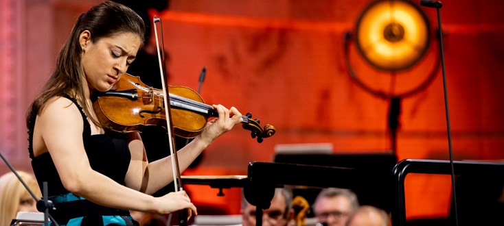 Au festival Eufonie de Varsovie, Veriko Tchumburidze joue Sibelius