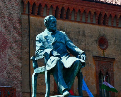 Statue de Verdi par Luigi Secchi à Busseto, photo de Bertrand Bolognesi