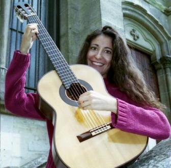 la guitariste Filomena Moretti en récital au Théâtre des Abbesses, Paris