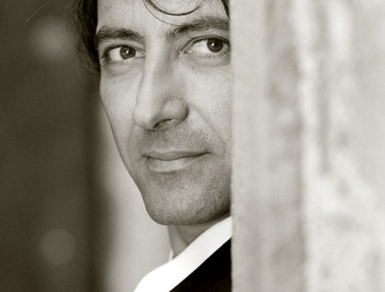 le pianiste jean-Efflam Bavouzet photographié par J. Henry-Fair