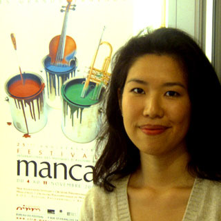 Misato Mochizuki interviewée et photograpiée par Bertrand Bolognesi, musicologue