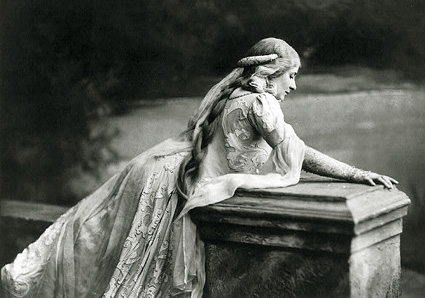 Mary garden, créatrice du rôle de Mélisande dans l'opéra de Debussy