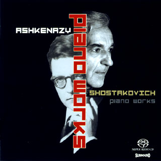 Le pianiste Vladimir Ashkenazy joue Dmitri Chostakovitch