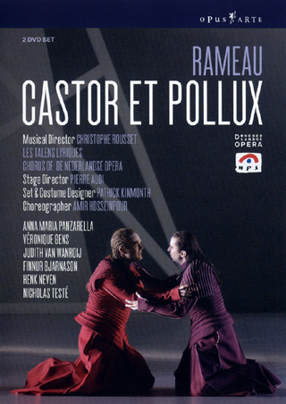 production amstellodamoise dans un espace neutre aux allures de coulisses