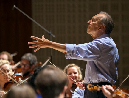 Claudio Abbado en répétition à Lucerne (photo Priska Ketterer, août 2013)