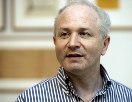 le compositeur britannique George Benjamin dirige l'Ensemble Intercontemporain