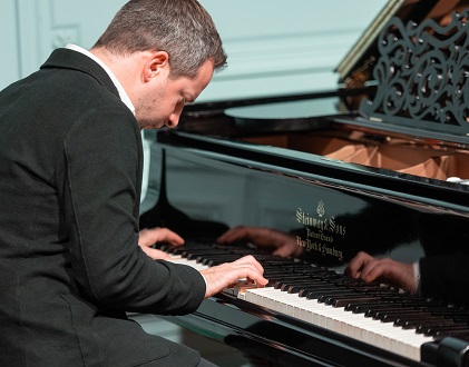 Bertrand Chamayou fête le Steinway 1907 de la Bibliothèque La Grange Fleuret