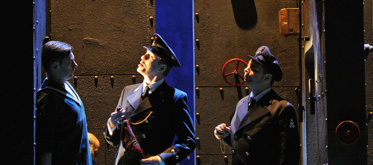 dans un cycle Britten, nous voyons Billy Budd à l'Oper am Rhein de Düsseldorf