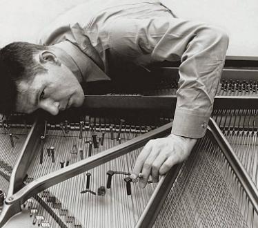 Les pianistes Anne de Fornel et Jay Gottlieb jouent Cage et Satie
