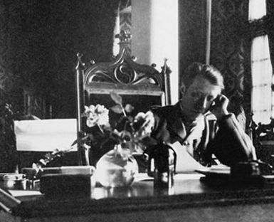 le compositeur français André Caplet (1878-1925), photographié en 1907