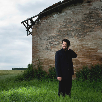 le compositeur italien Carlo Ciceri photographié par Giancarlo Pradelli