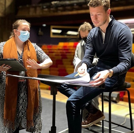 Clara Olivares et le chef d'orchestre Duncan Ward à l'Auditorium de Radio France