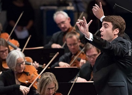 Pablo Rus Broseta à la tête du SWR Sinfonieorchester à Donaueschingen