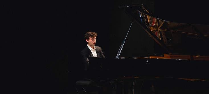Le jeune (vingt-six ans) Rodolphe Menguy joue Ferenc Liszt au FIP 2023