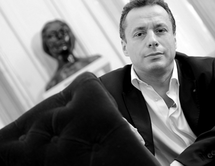 le chef d'orchestre italien Marco Guidarini, créateur de l'ensemble Apostrophe
