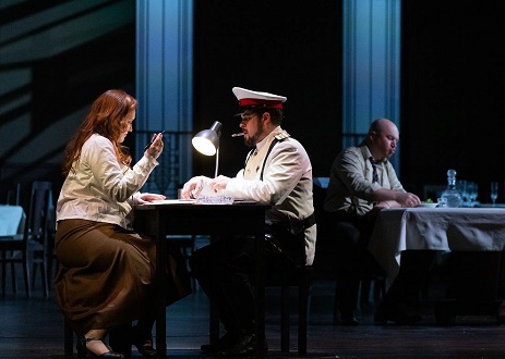 Vasily Barkhatov met en scène "Lady Macbeth de Mzensk" à Milan...