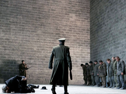Robert Carsen met en scène le dernier opéra de Leoš Janáček, à Strasbourg