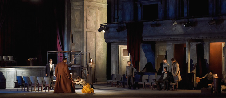 dans un décor d'Éric Ruf, Mitridate, opéra de Mozart, au TCe (février 2016)