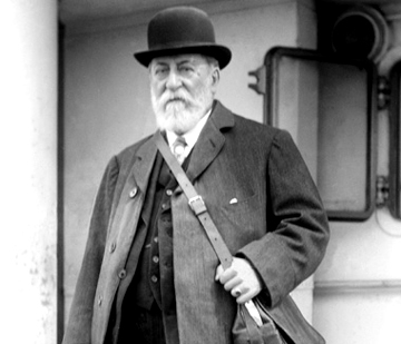 À la tête de l'ONF, John Neschling joue Saint-Saëns et Zemlinsky