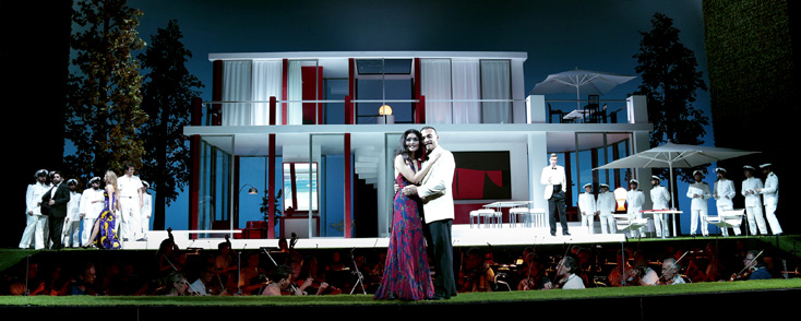reprise réussie de la légendaire production de Pier Luigi Pizzi à Pesaro