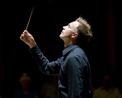 à la tête du Philhar', Vassili Petrenko joue Mahler et Szymanowski