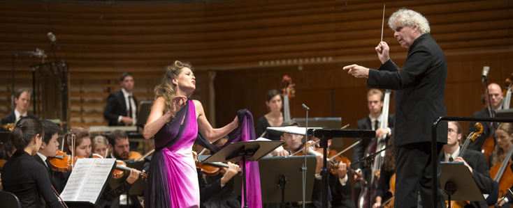 Simon Rattle à la création du Silence des sirènes d’Unsuk Chin