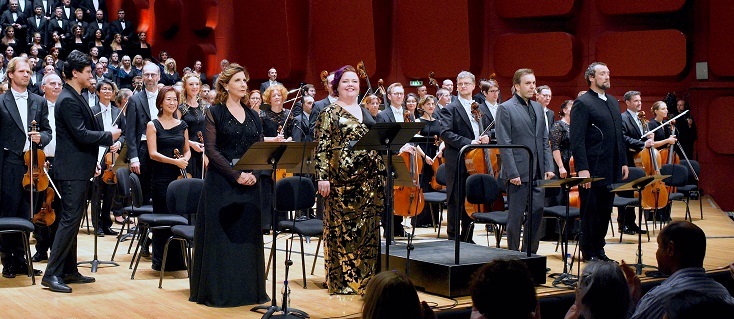 Aziz Shokhakimov dirige l’Orchestre philharmonique de Strasbourg