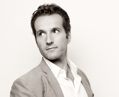 Gaspard Brécourt accompagne les quatre artistes lyriques de ce récital Rossini