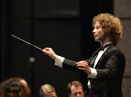 le jeune Santtu-Matias Rouvali dirige le Philhar' à Montpellier