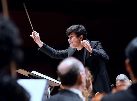Aziz Shokhakimov dirige l’Orchestre Philharmonique de Strasbourg 