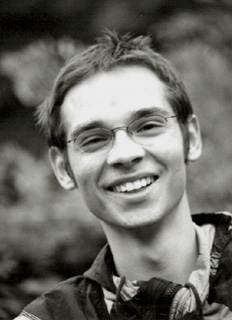 le jeune compositeur tchèque Miroslav Srnka, joué par l'EIC à Paris
