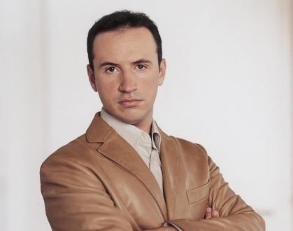 le pianiste Simon Trpčeski joue Rachmaninov aux Chorégies d'Orange