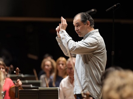 Tugan Sokhiev dirige l’Orchestre Philharmonique de Radio France, 13 mars 2026