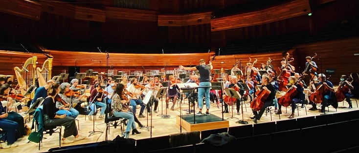 Krzysztof Urbański au pupitre de l'Orchestre Philharmonique de Radio France