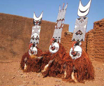 cérémonie des masques Bwaba au Musée du Quai Branly, à Paris