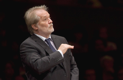 le chef et compositeur hongrois Péter Eötvös par Priska Ketterer