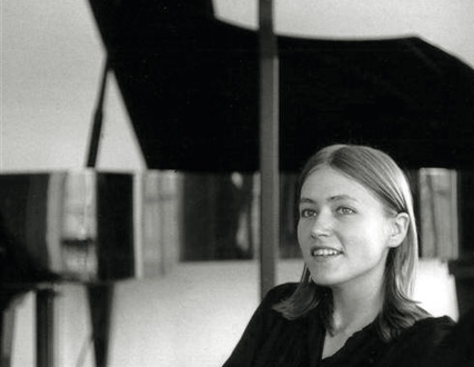 la pianiste Hortense Cartier-bresson photographiée par Henri Cartier-Bresson