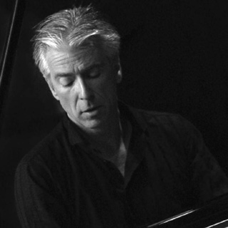 Le pianiste David Lively joue Barber, Berg, Carter et Stravinsky