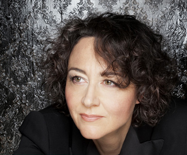 le contralto Nathalie Stutzmann photographié par Simon Fowler