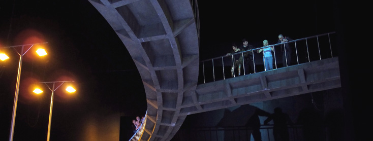 Jossten place Wozzeck sous un échangeur autoroutier